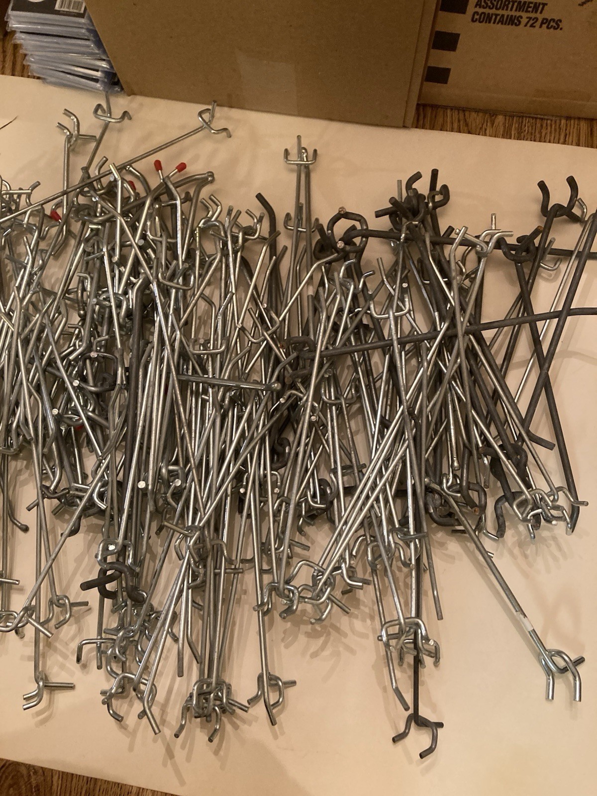 200 Peg Hooks