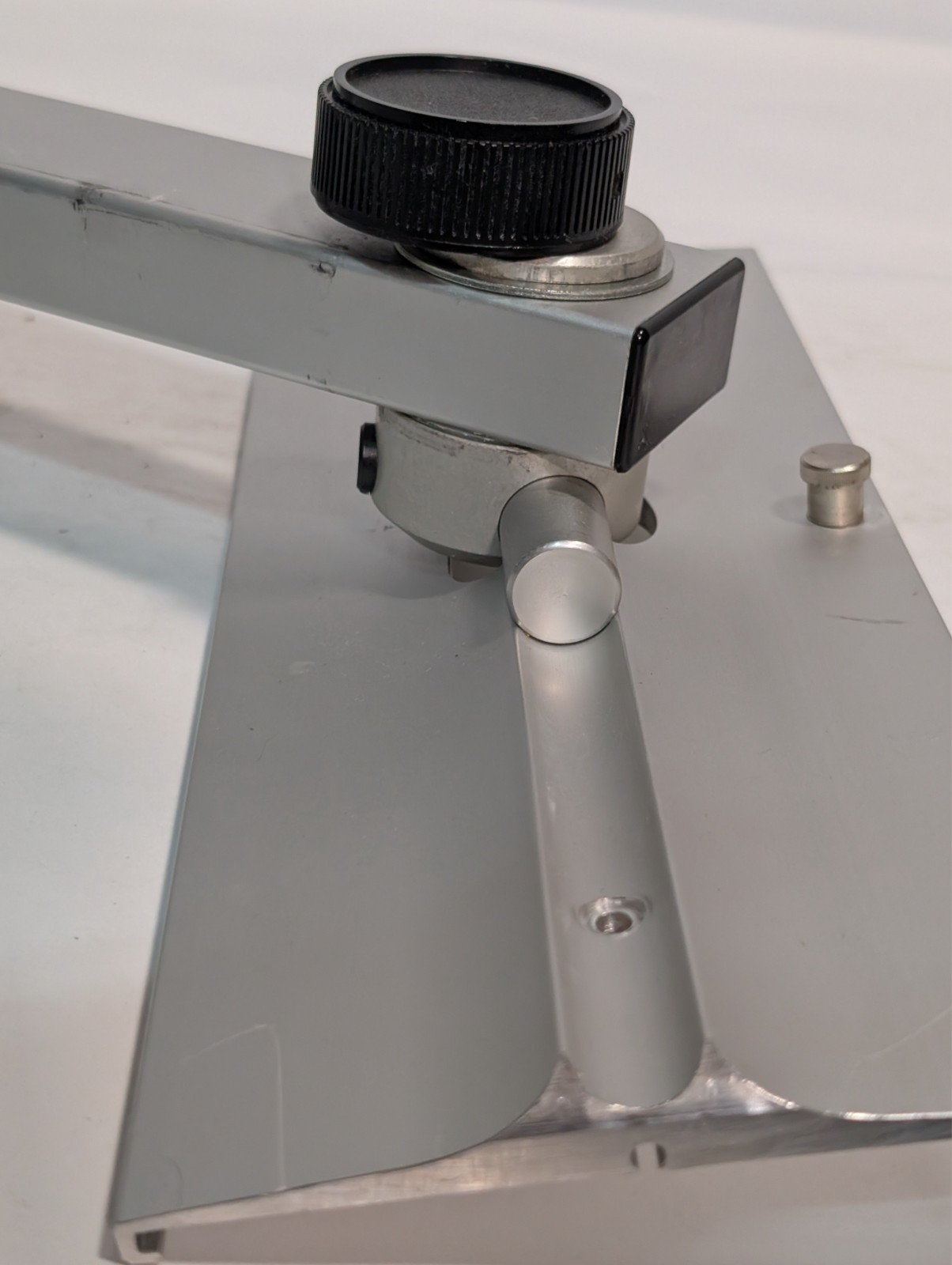 Agilent MP13PHPML1A tilt-swivel monitor shelf arm, 19.7in, 80 lb post mount