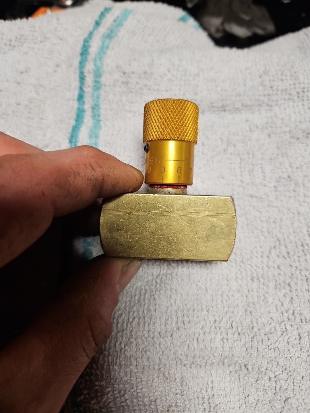 Deltrol Fluid Products Easy‑Read 10120-65 EN25B Needle Valve Brass Body 2000 PSI