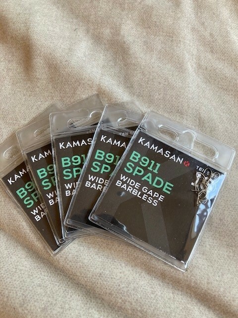 Five packets of Kamasan B911 Barbless Spade End Hooks