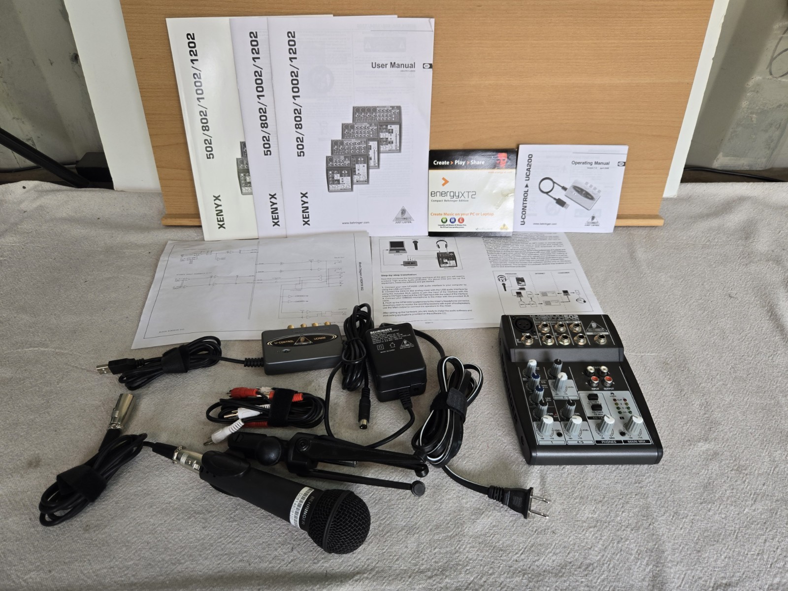 Behringer Podcastudio Bundle – Xenyx 502 Mixer + UCA200 USB Interface – Untested