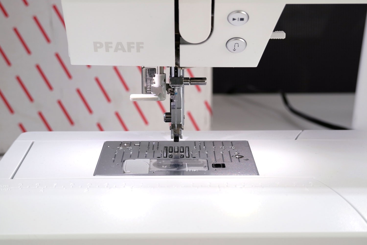 PFAFF Quilt Ambition 630 Sewing Machine IDT System Touchscreen