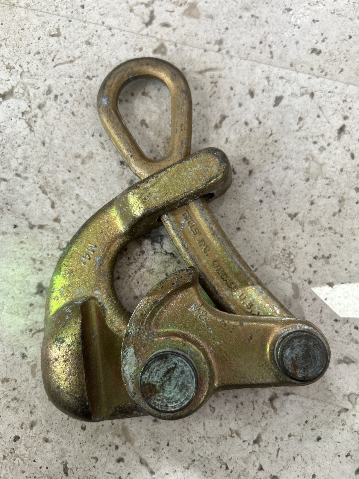 Klein Tools Haven's Grip with Swing Latch - Gold (1604-20L)