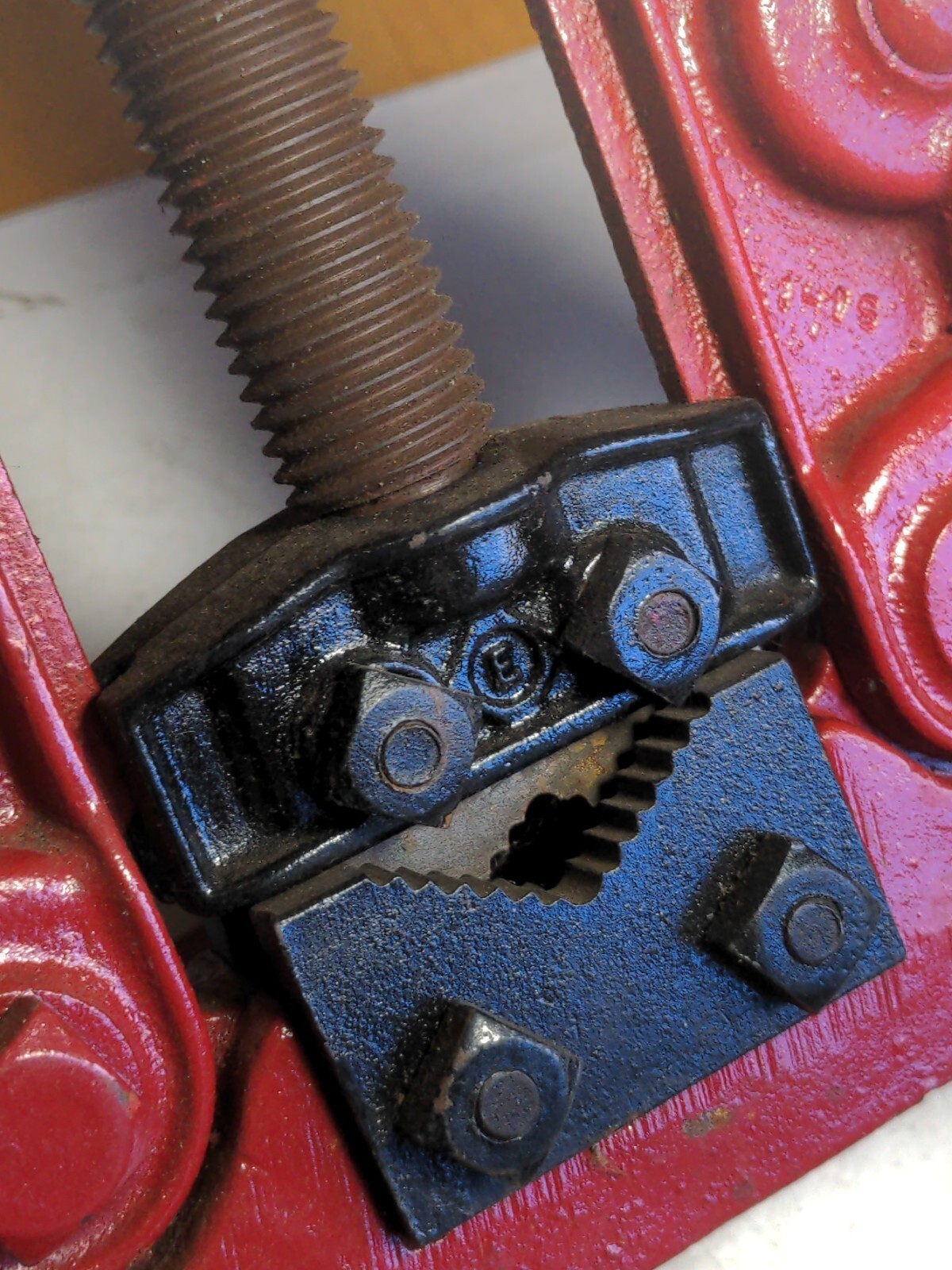 Bench Pipe Vise #1-H