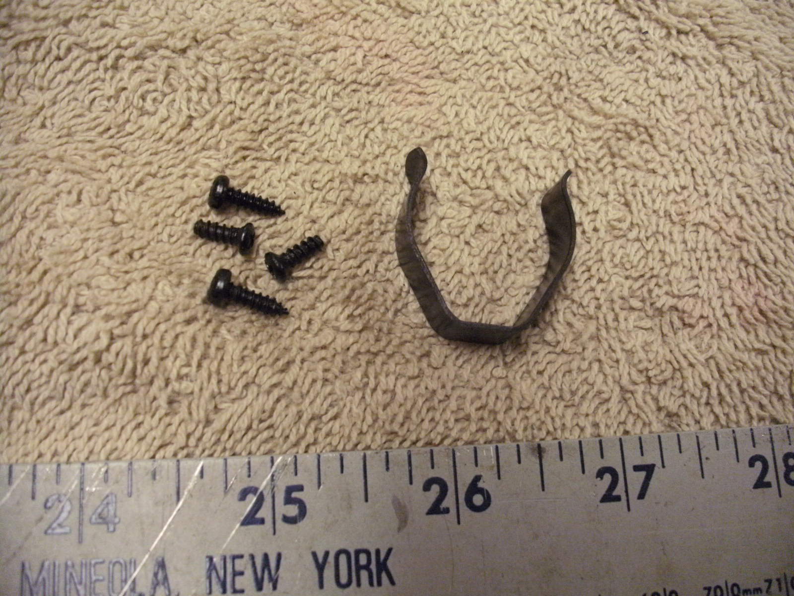 Daisy Powerline Model 35  177 Cal Pellet/ BB Rifle  Forearm Bracket & Screws