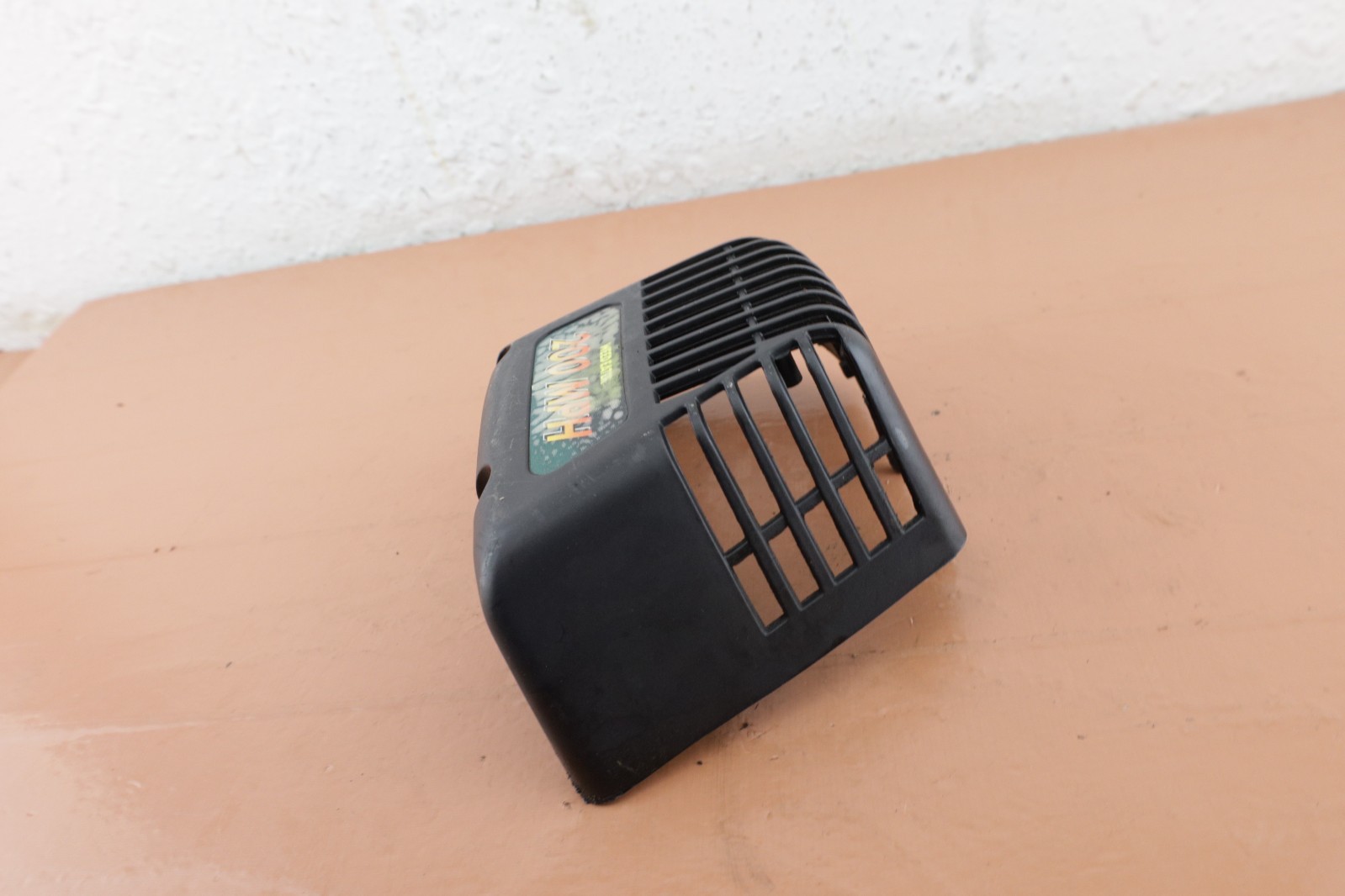 Weed Eater BV 2000 Blower OEM Muffler Cover 530-049314