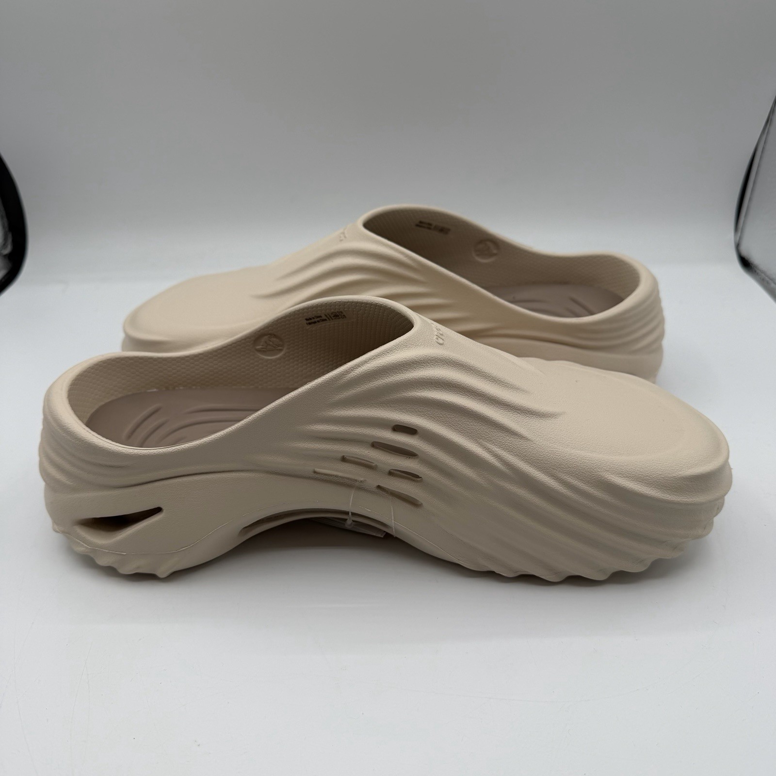 Crocs Echo Wave Clogs Mens 9 Womens 11 Almond Tint Beige Brown Slip On Shoes