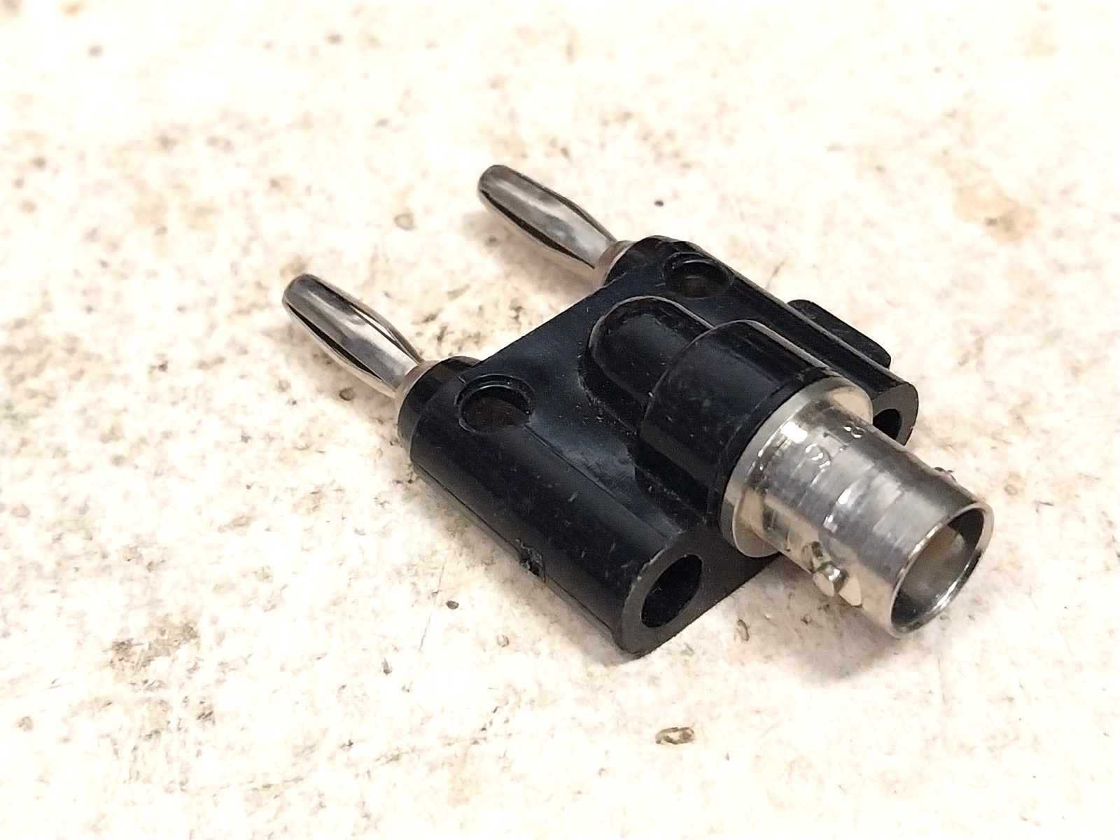 Nice Pomona Dual Gen Rad Banana Plug to BNC Female Old Vintage Ham Radio Adapter