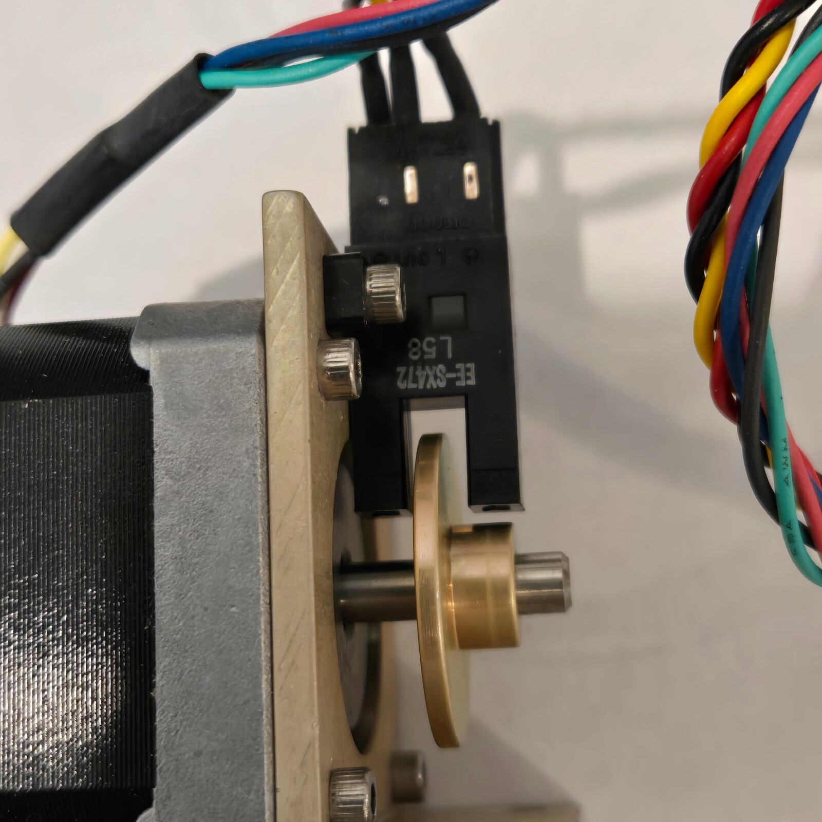 Vexta 2 Phase Stepping Motor PK243M-01BA with Omron EE-SX472 Encoder