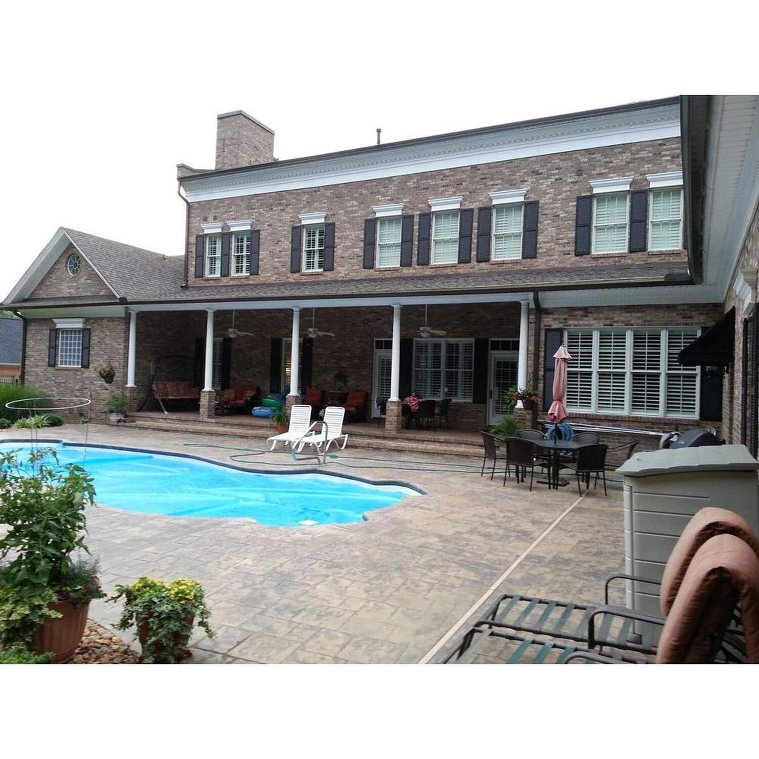 Ekena Millwork Lifetime Vinyl LL1S12X06400RD Standard Cathedral Top Center Mu...