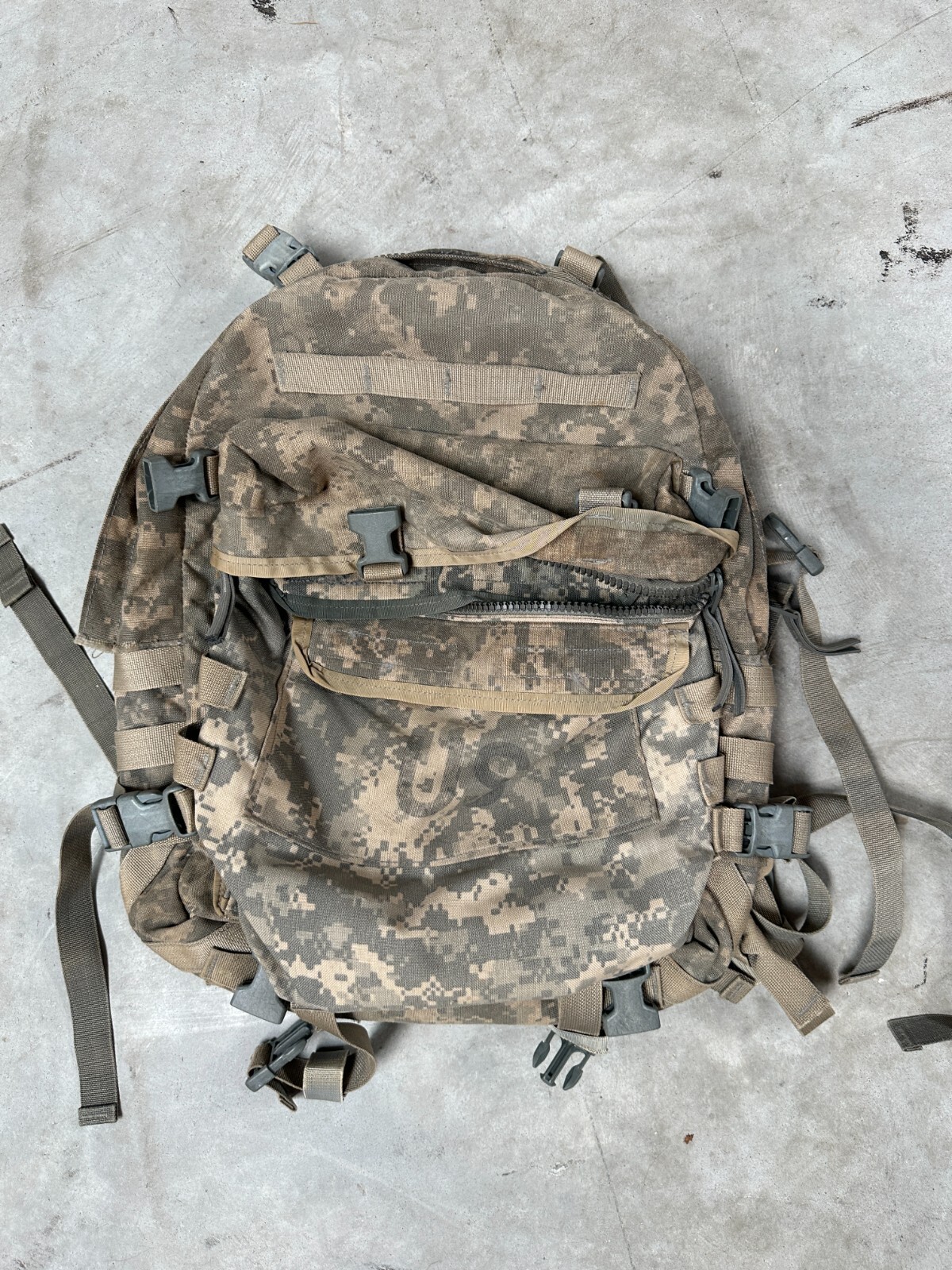 DAMAGED - US Army ACU UCP Molle II Patrol Assault Pack Stiffener 3Day Backpack