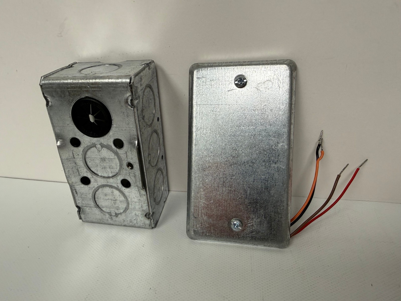 SIEMENS 536-780 SURFACE MOUNT TEMPERATURE SENSOR
