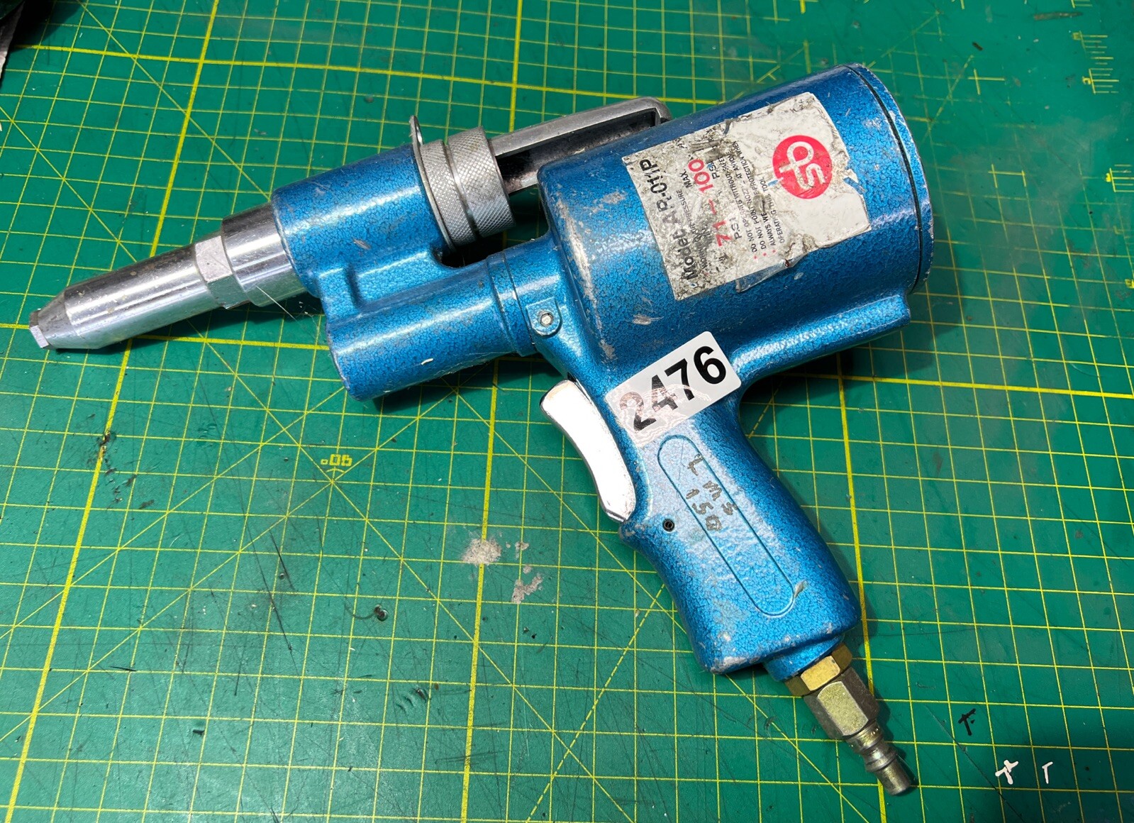 Lobster Air Riveter AR-011P 71-100 PSI Pneumatic Rivet Tool