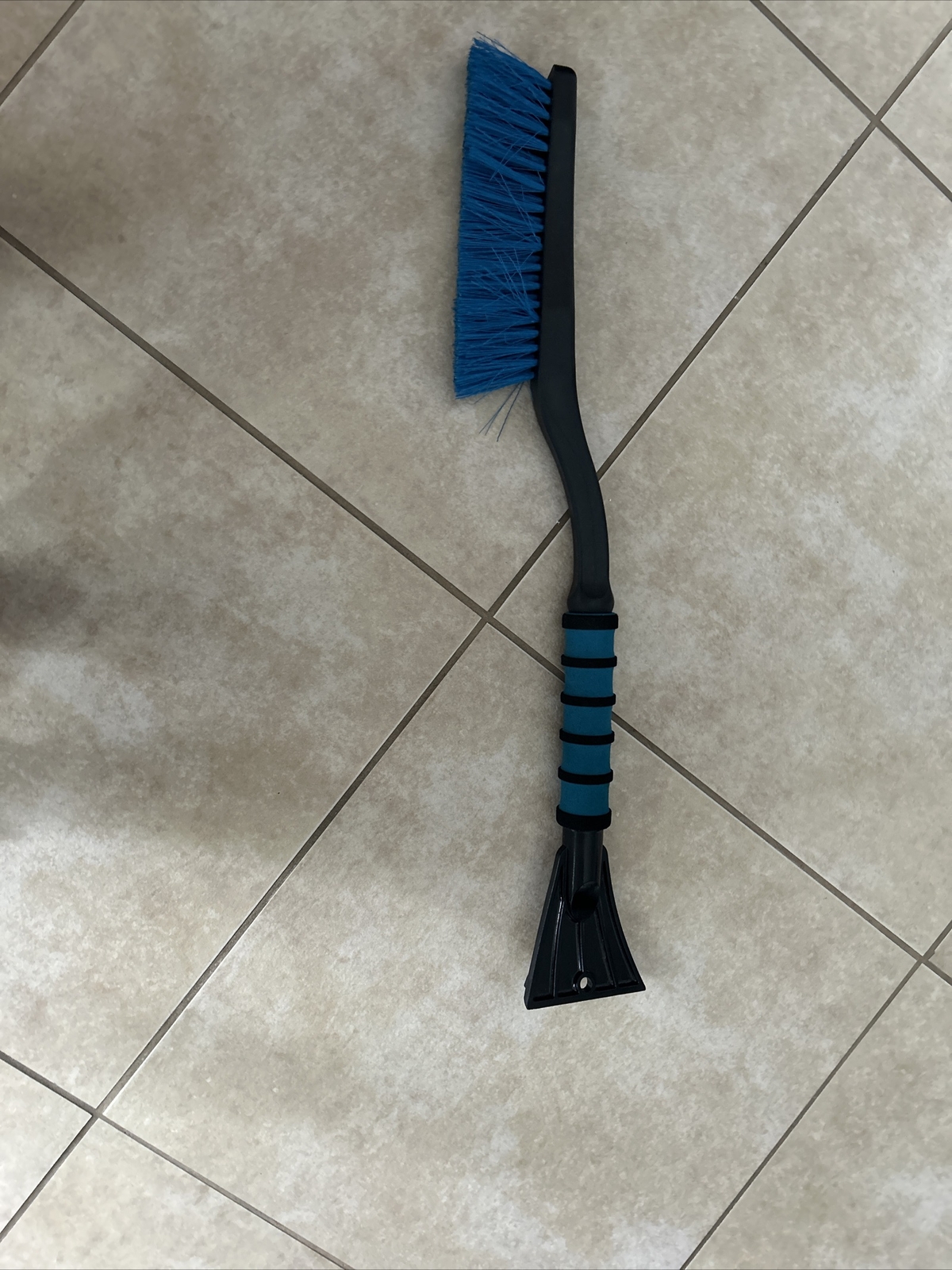 Hopkins S24-527PKUS Mallory 22" My Blue Windshield Snow Brush / Ice Scraper