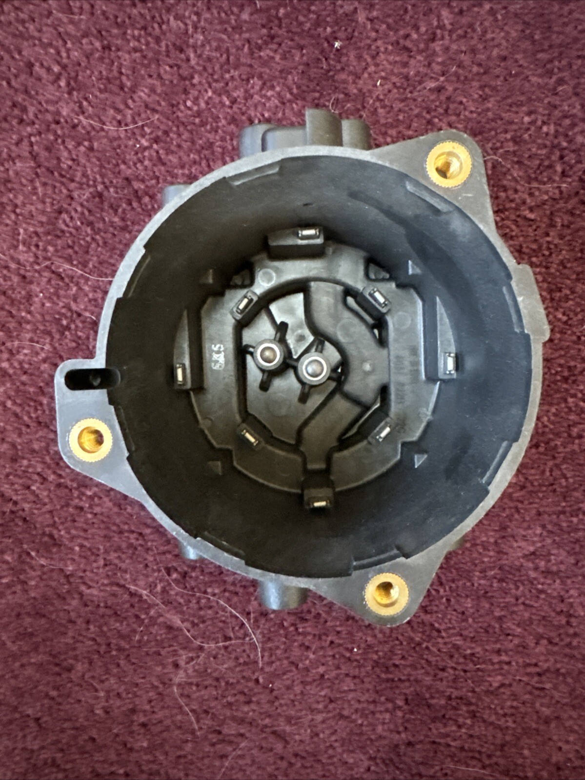 Bosch 03183 Distributor Cap NEW