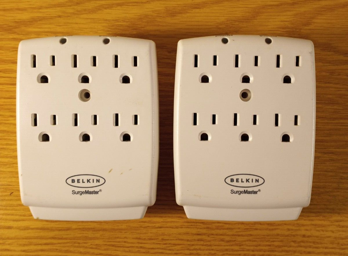 LOT of 2 BELKIN Surgemaster 6x100v surge protectors F9H600aCW