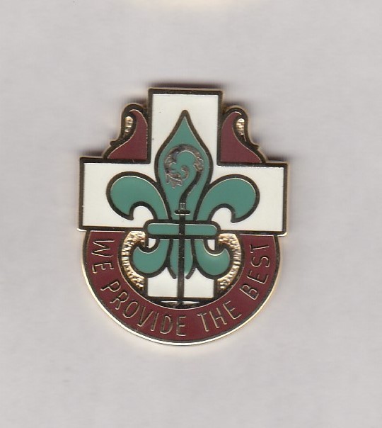 US ARMY MEDDAC FORT POLK, LOUISIANA Medical crest DUI badge ~1" c/b V-21