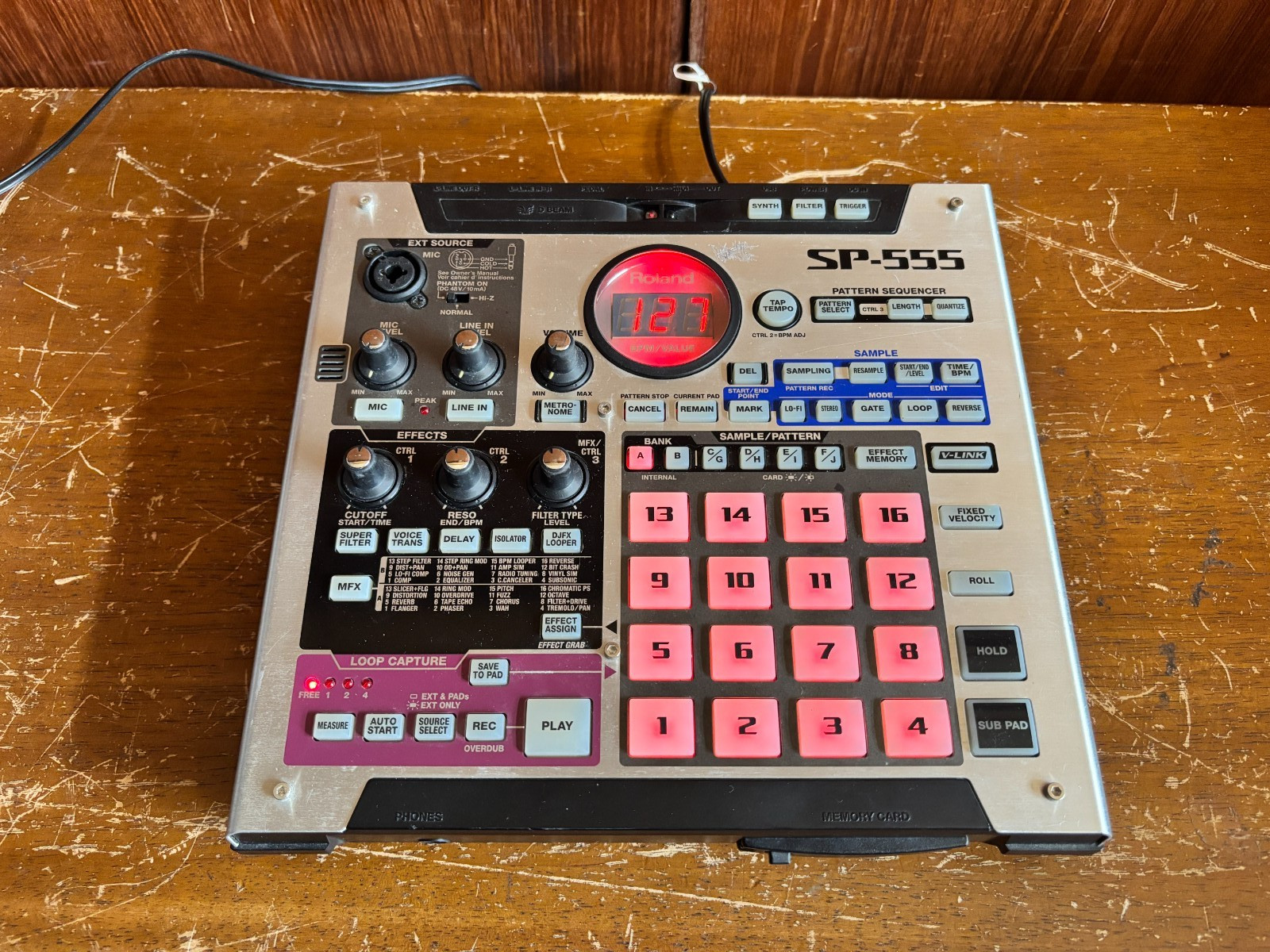 Roland SP-555 Creative Sampler with Performance Effects w/ power supply