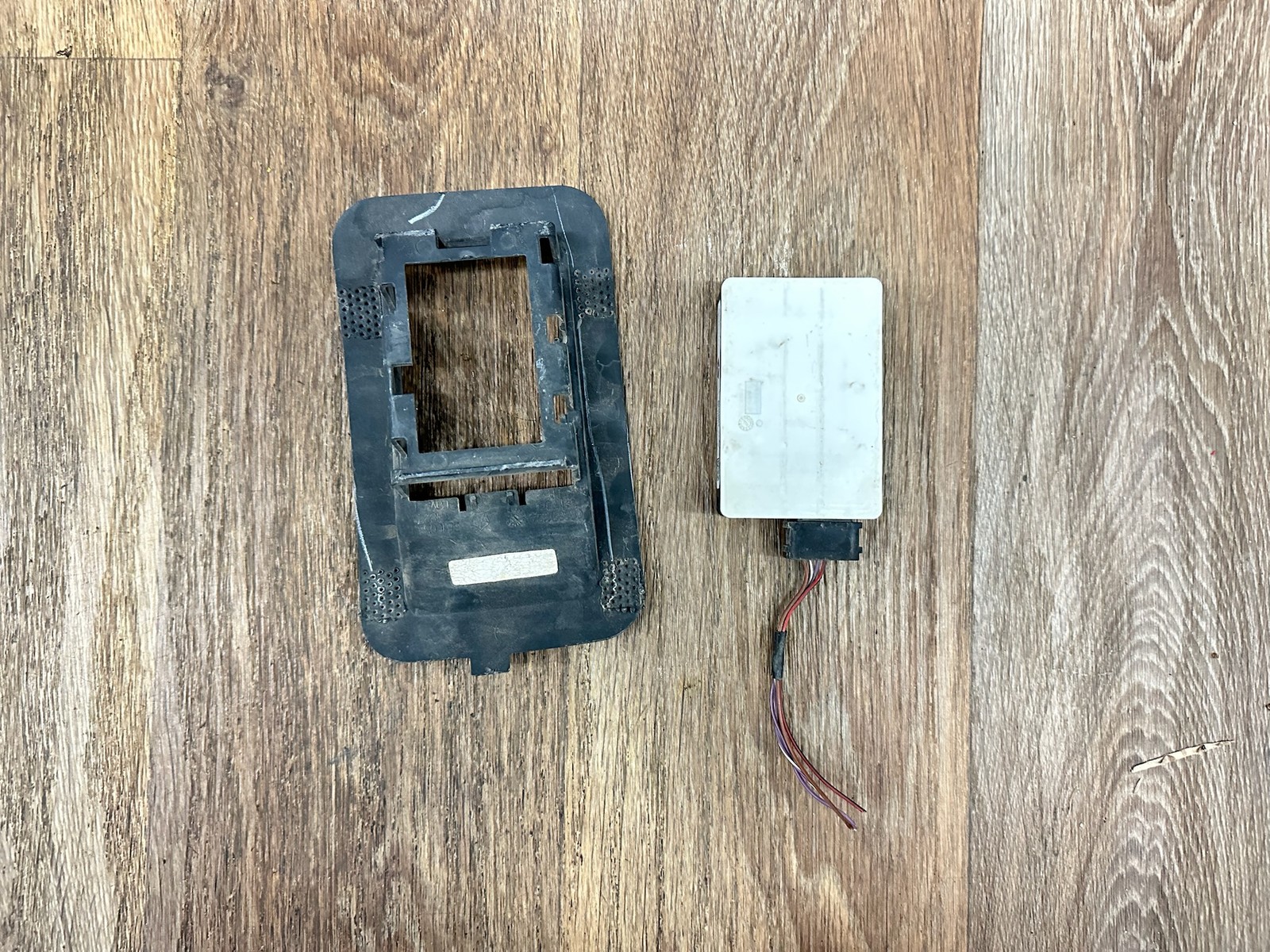 🏆 2011-2013 Chrysler Dodge Jeep Blind Spot Detection Sensor 56038942AA OEM