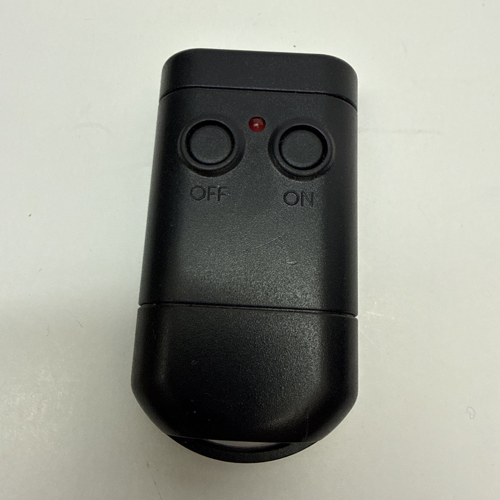 Carlon Lamson Sessions Wireless On/Off Remote Control for Lights HW2190T
