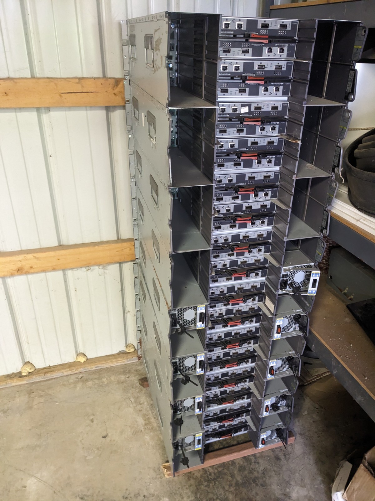 NetApp DS4246 DS4243 Disk Array Shelf JBOD 24 x 3.5'' Bay SAS Expansion Array
