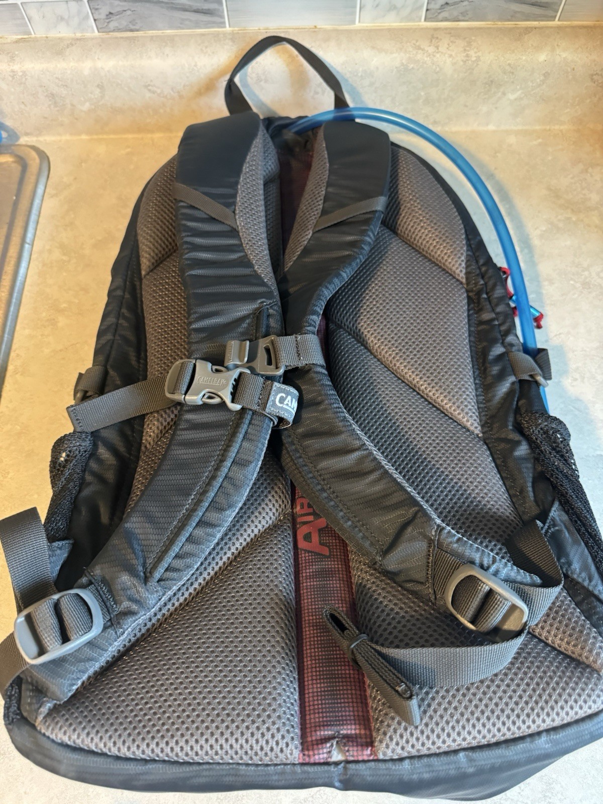 Camelbak Hydration Backpack Cloud Walker 18 Pack 18L w/ 2.0L Bladder