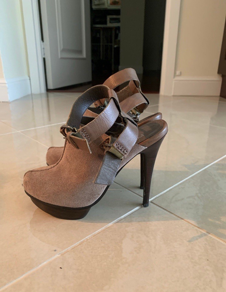 Miss Robertson heel boots