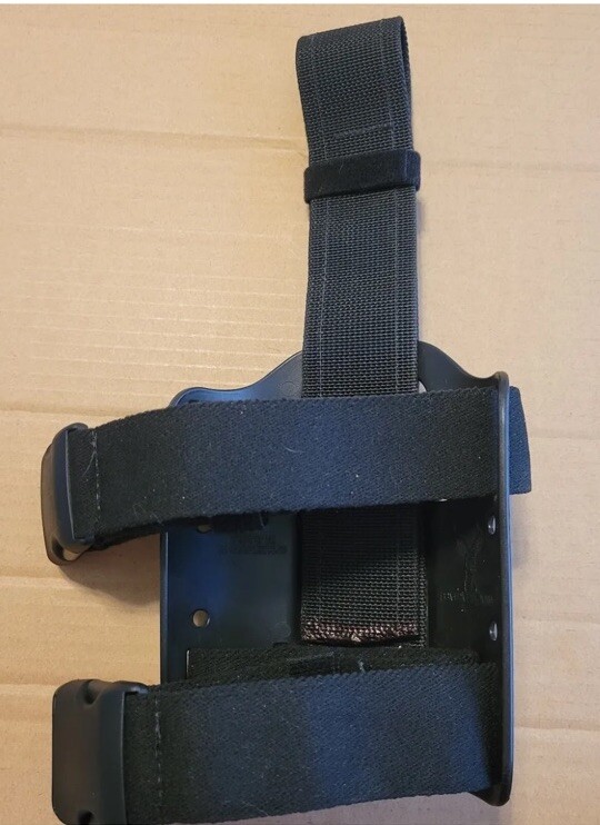 SAFARILAND 6004 TWO (2) STRAP TACTICAL DROP LEG THIGH PLATFORM BLACK EUC