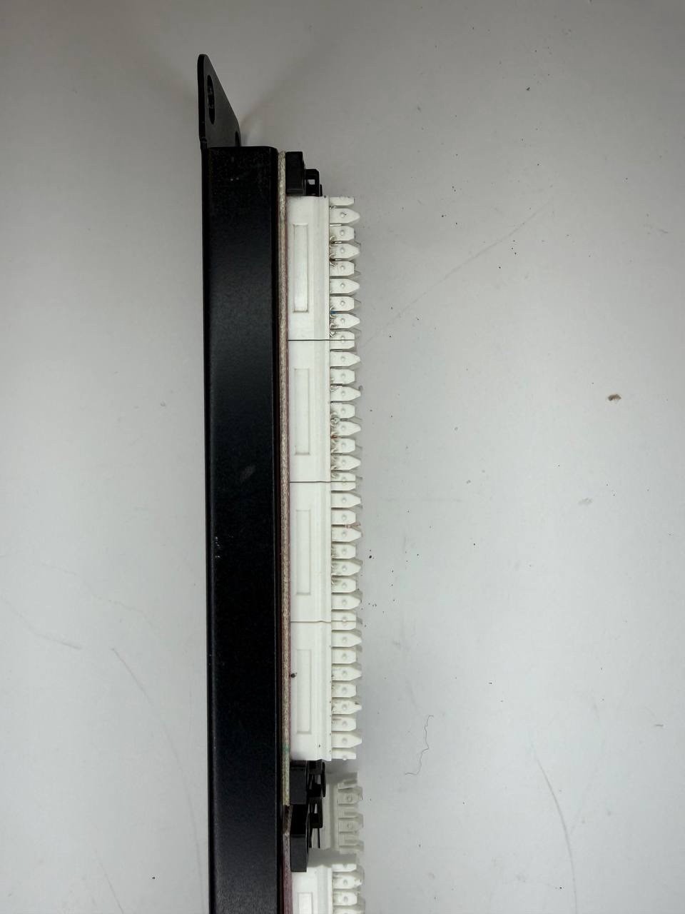 24 Port Cat5e Patch Panel 1U Rack Mount RJ45 Ethernet Network Punch Down Panel