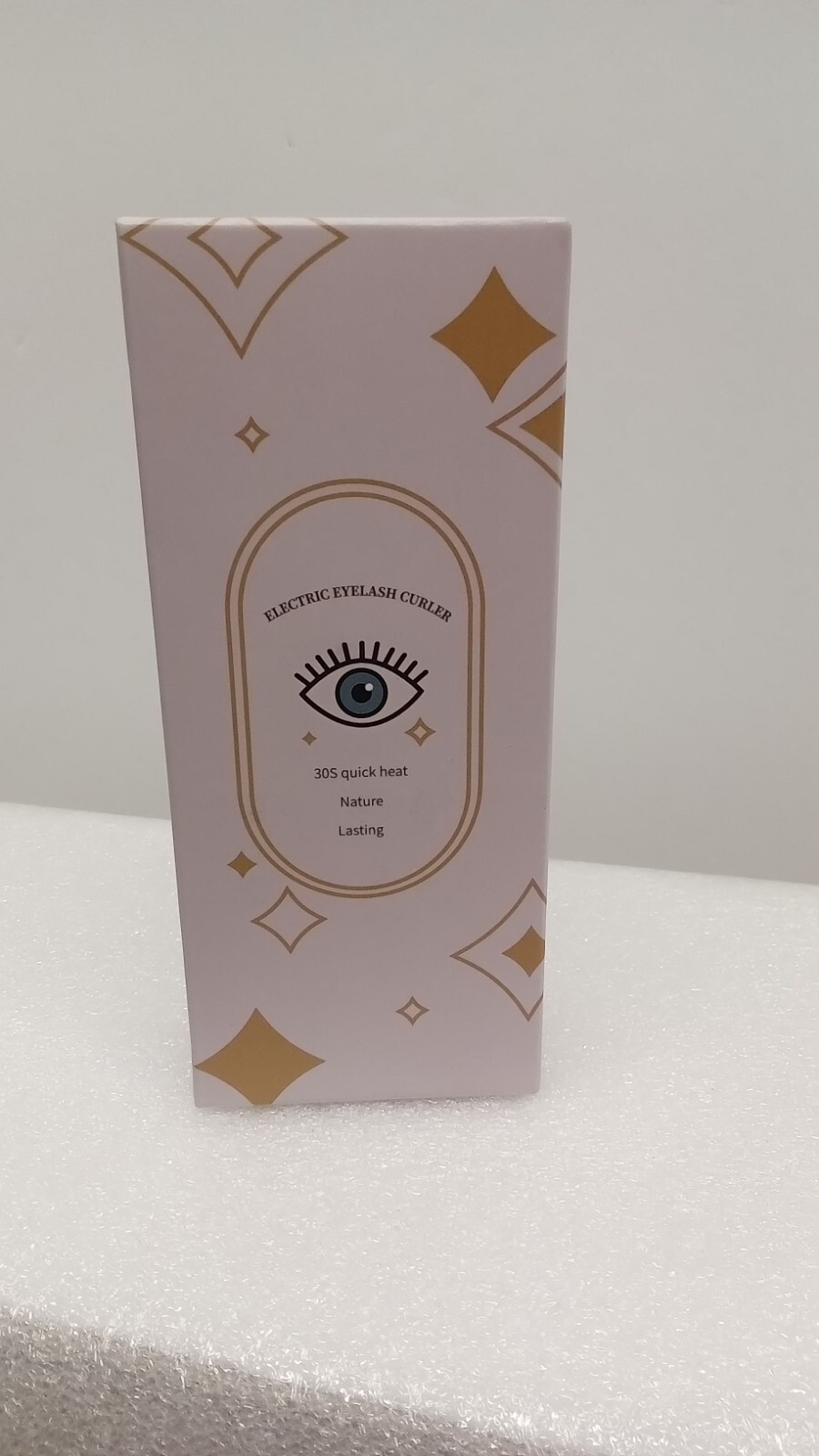 ELECTRIC EYELASH CURLER NEW IN BOX WITH USB CORD
