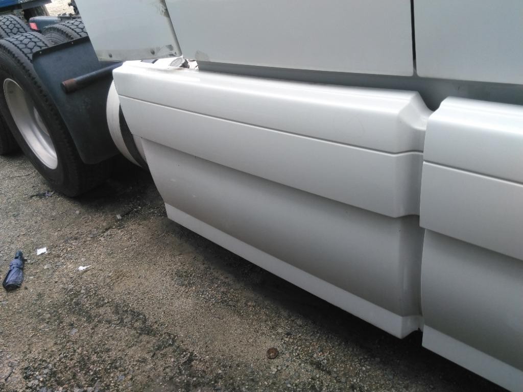 For 2016 VOLVO VNL SIDE FAIRING Right ,  GA