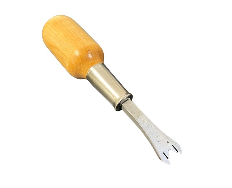 Guts Racing Seat Staple Puller