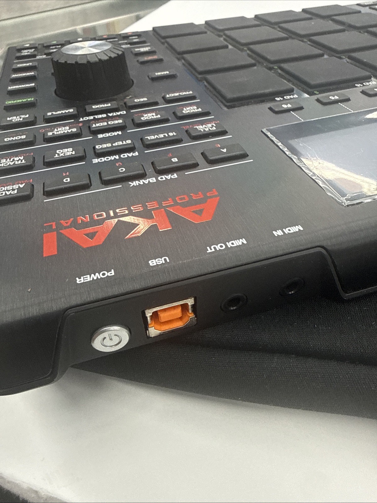 Akai Professional MPC Studio Black with case