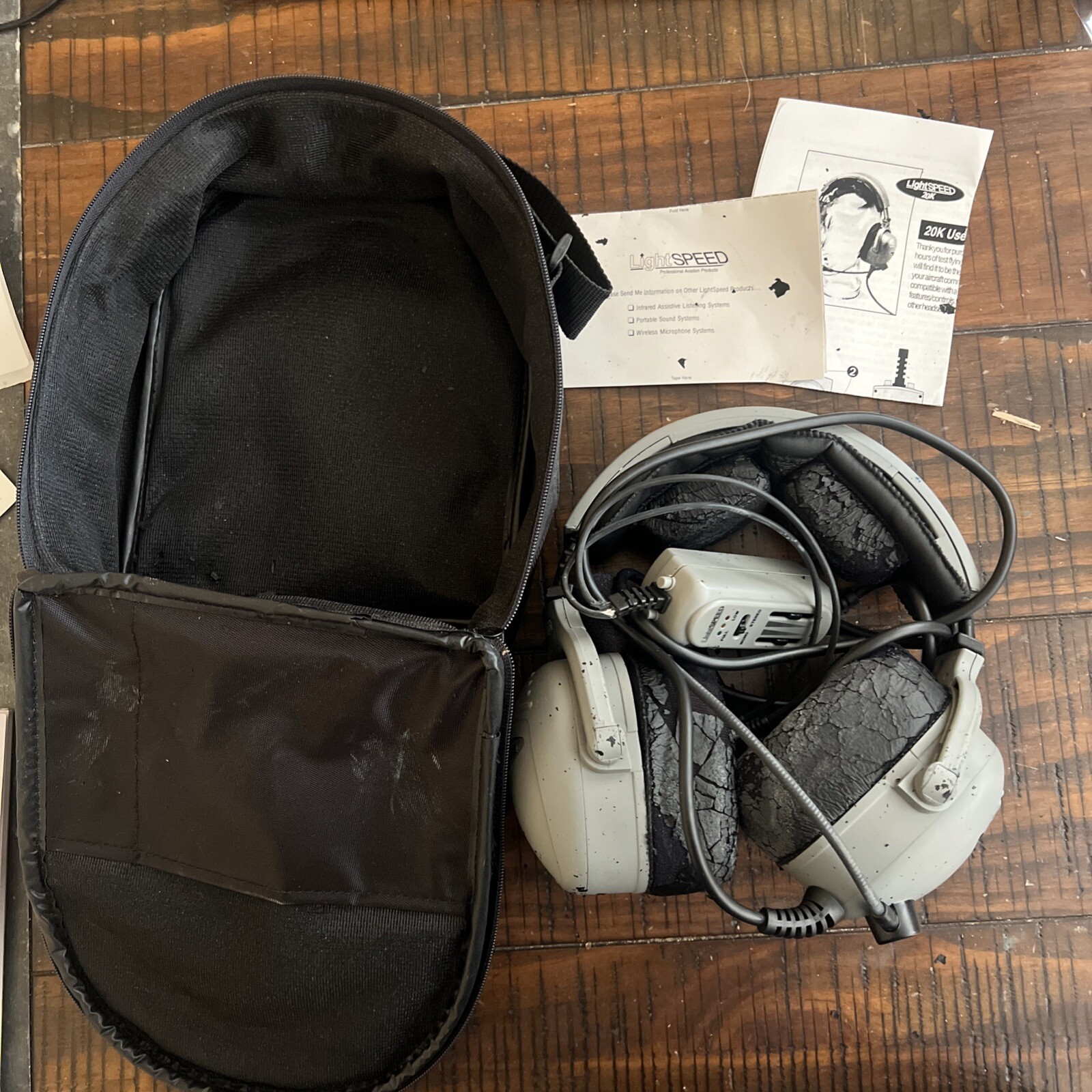 LightSpeed 20K Aviation Headphones with Carrying Case Read