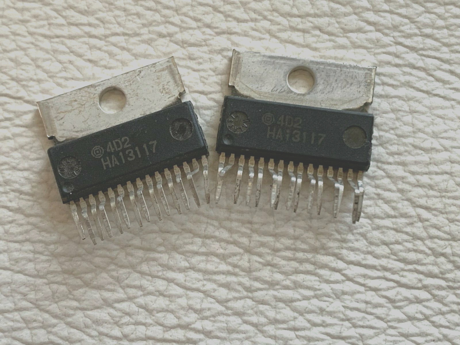 2 Pieces| HA13117  Original New Hitachi Integrated Circuit