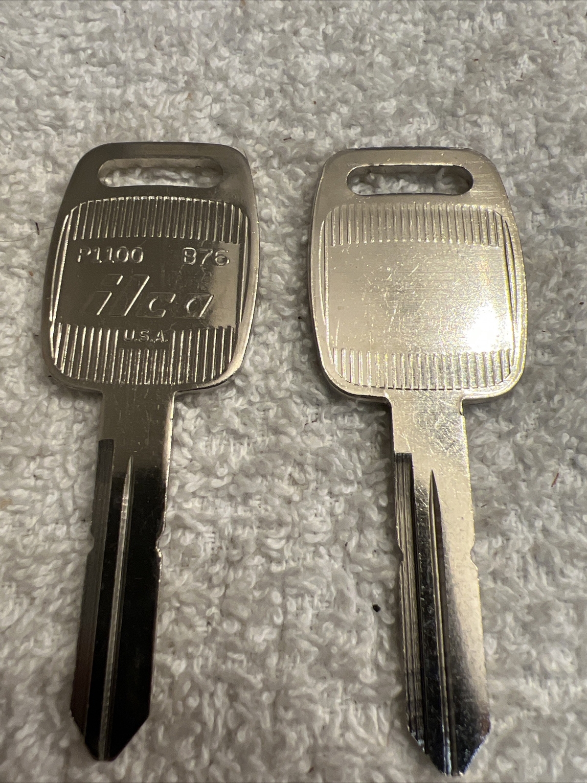 Lot of 2 New B76 Ilco P1100 KEY BLANKS Uncut GM Saturn Uncut Locksmith