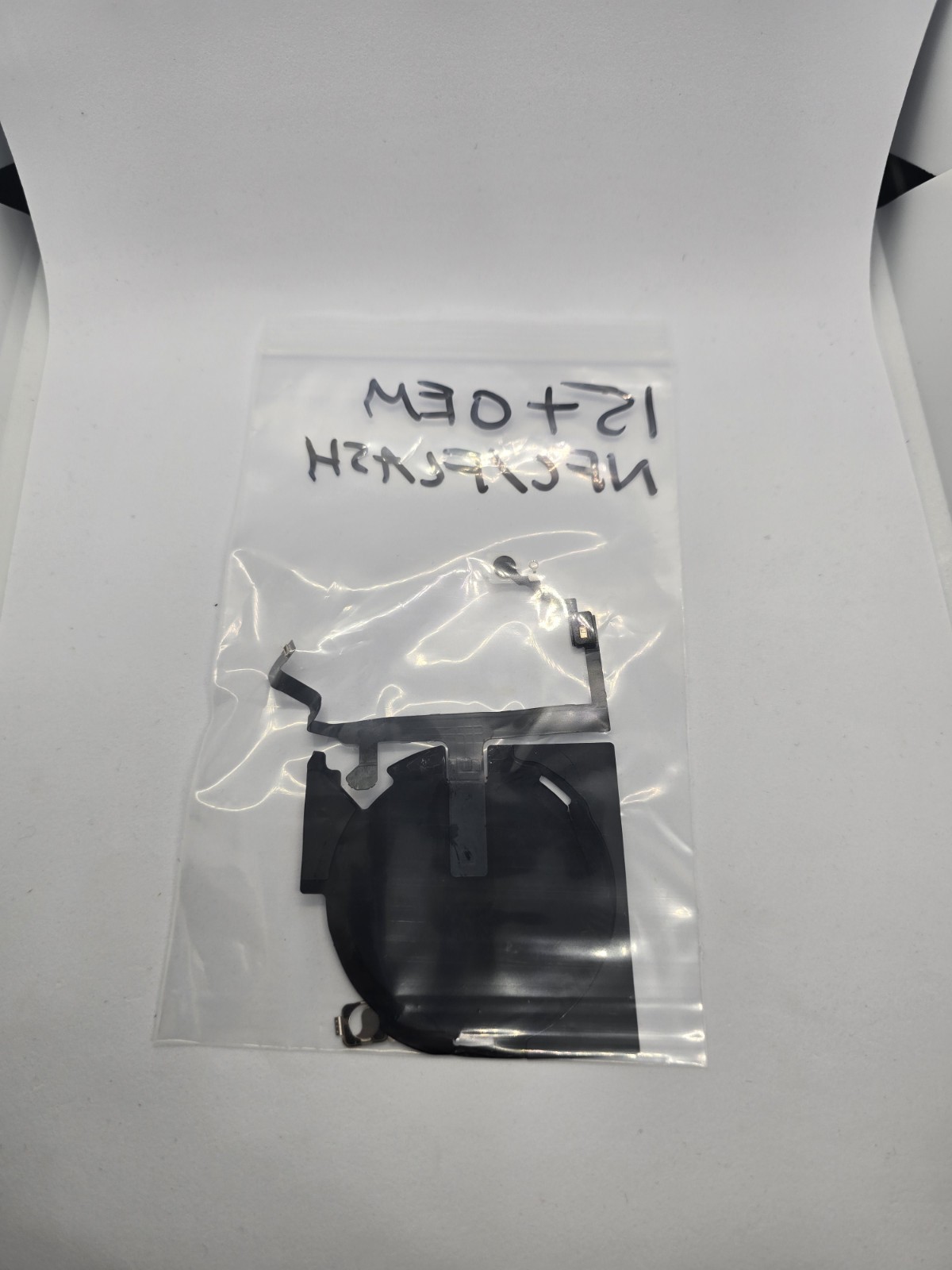 OEM Apple iPhone 15 Plus NFC Coil Wireless Charging Antenna & Flash Module Pull