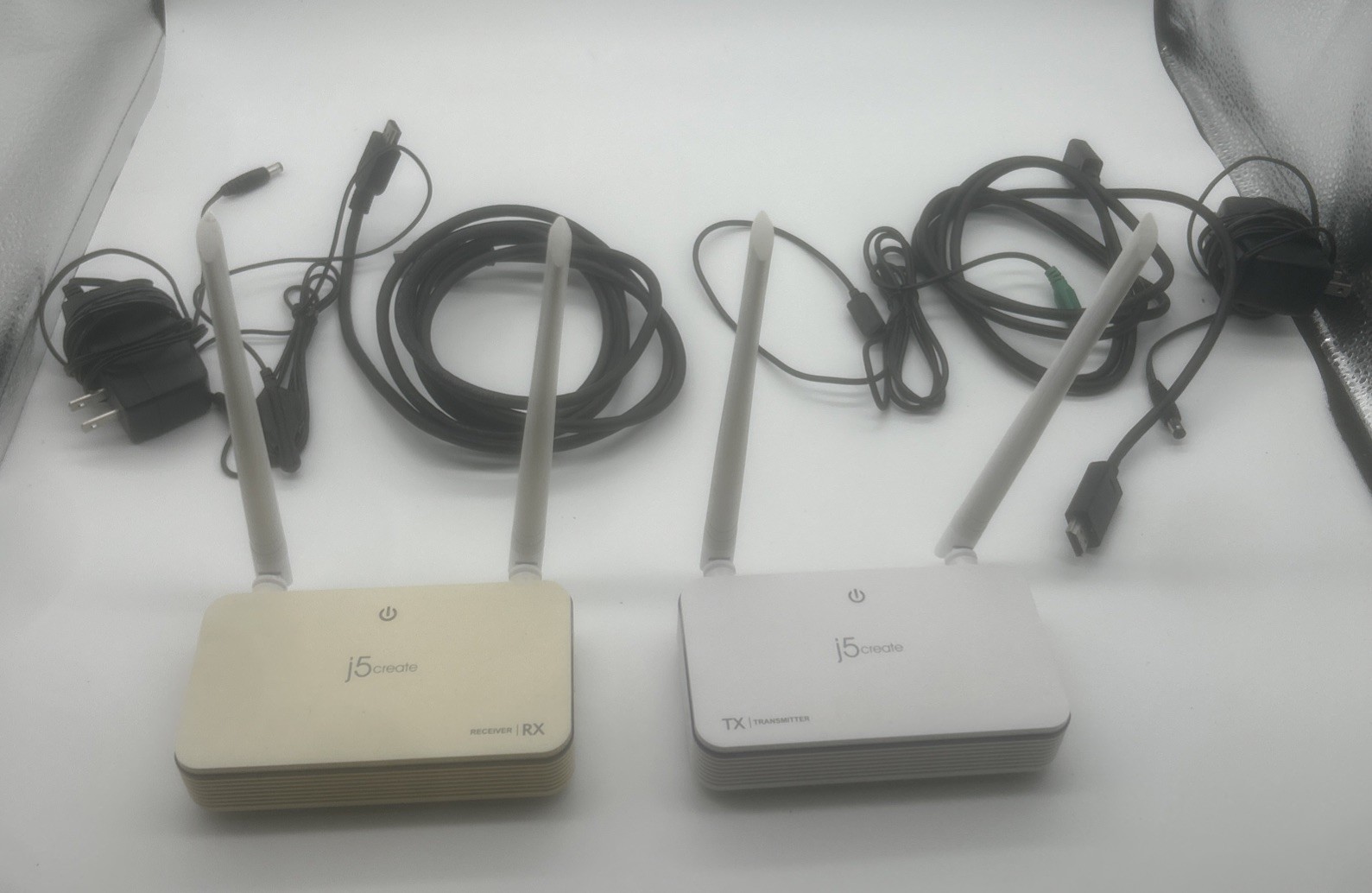 j5create Wireless HDMI Display Extender JVAW52 White @G.    A1