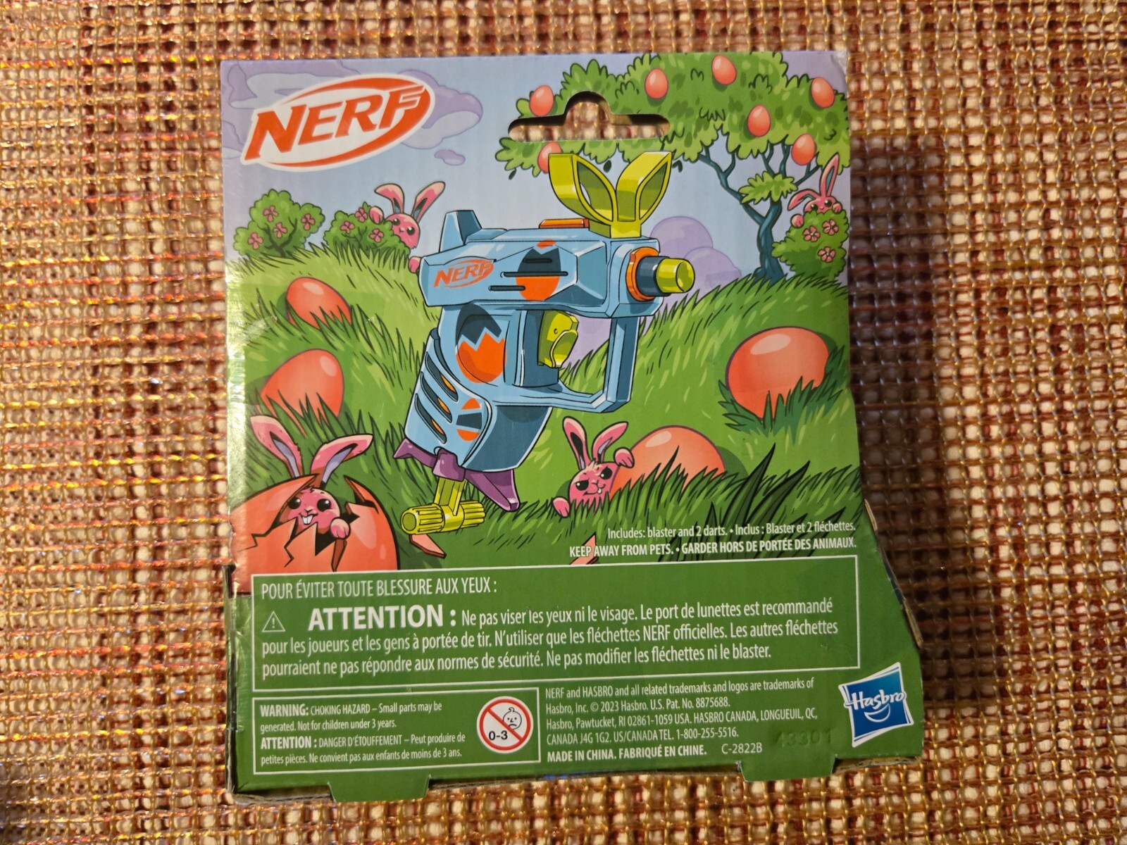 NEW Nerf Easter Egg Hunt Blaster - 2 Nerf Elite Darts - Pull to Prime