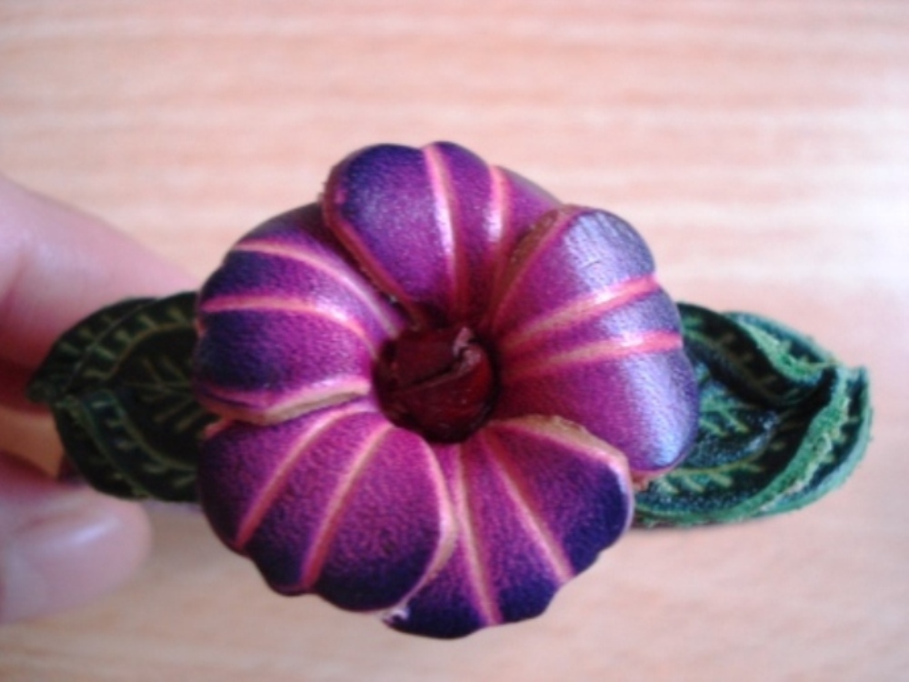 Small Flower Purple Cowhide Leather Bracelet