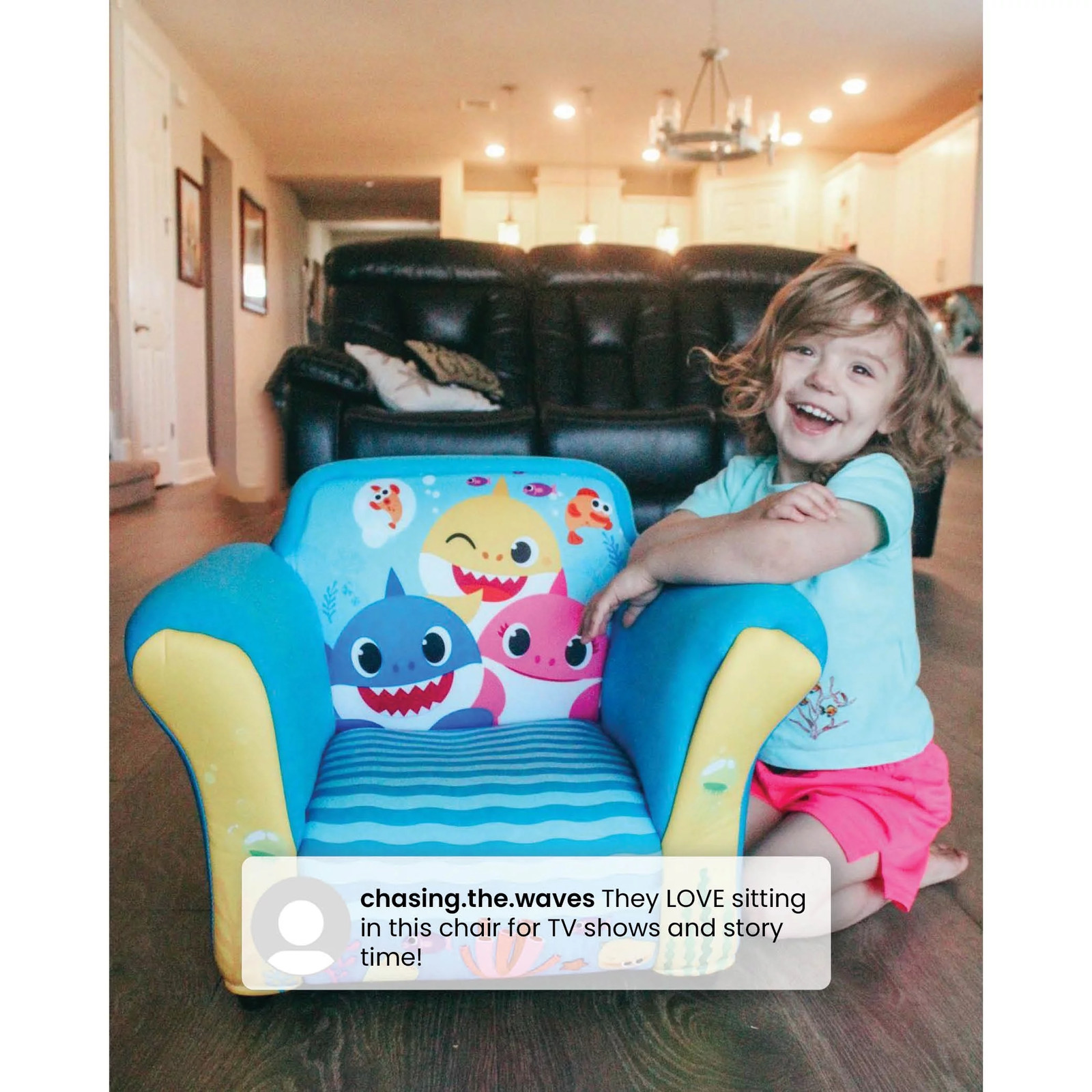 KIDS CHAIR Baby Shark Upholstered Accent Chair with Sculpted Frame
