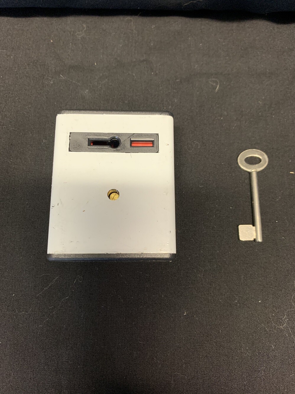 Plastic Single Push Latching Alarm/ Panic Button/ Emergency Button HW Key reset