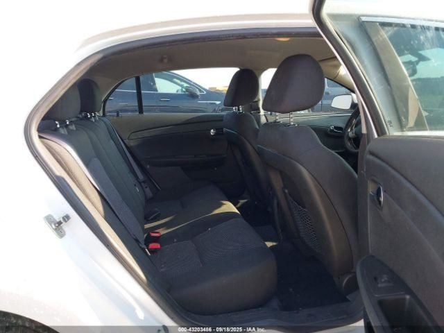 MALIBU 2011 Glove Box 4953128