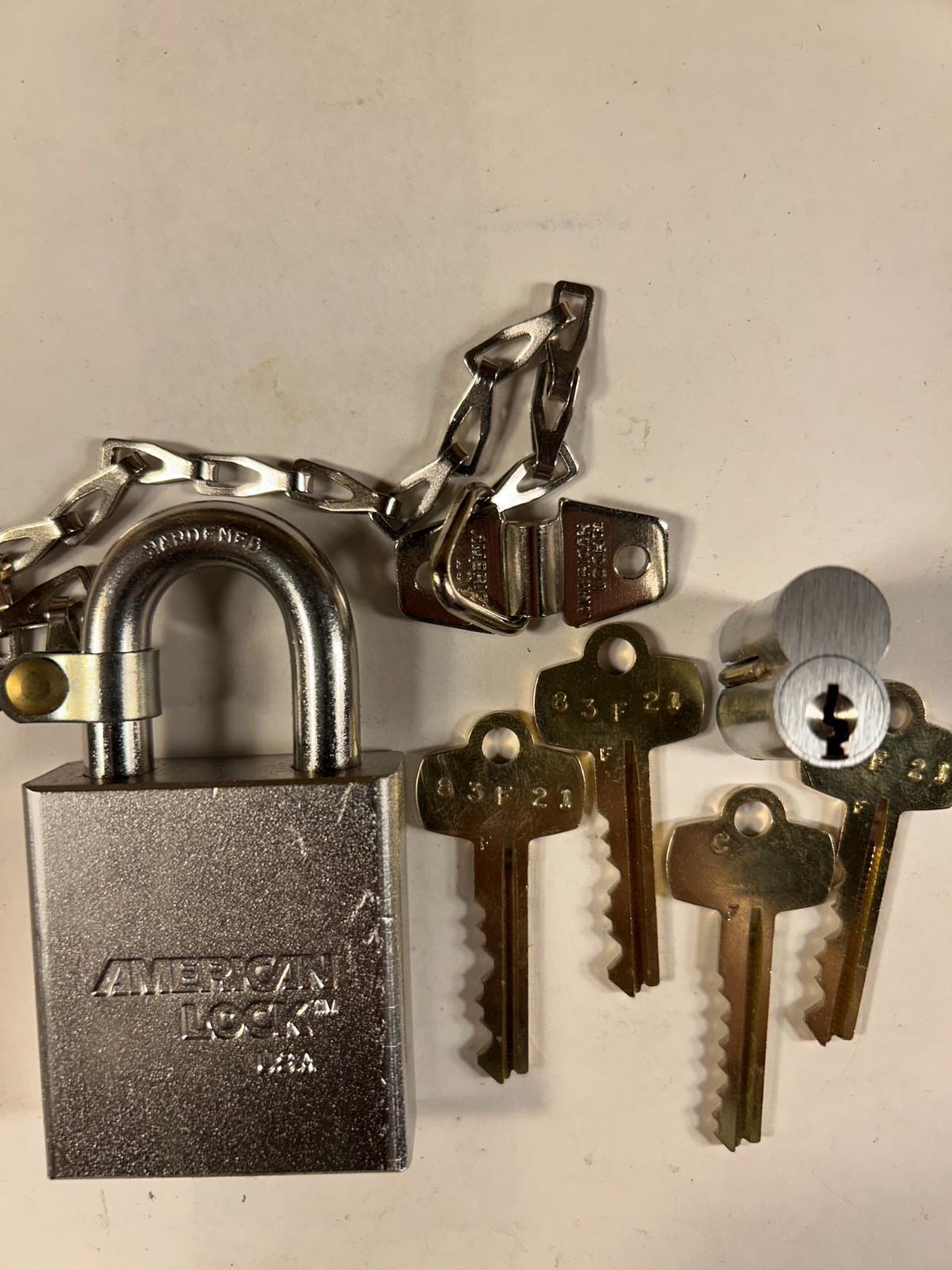 1-American Lock 3260 padlock keyed