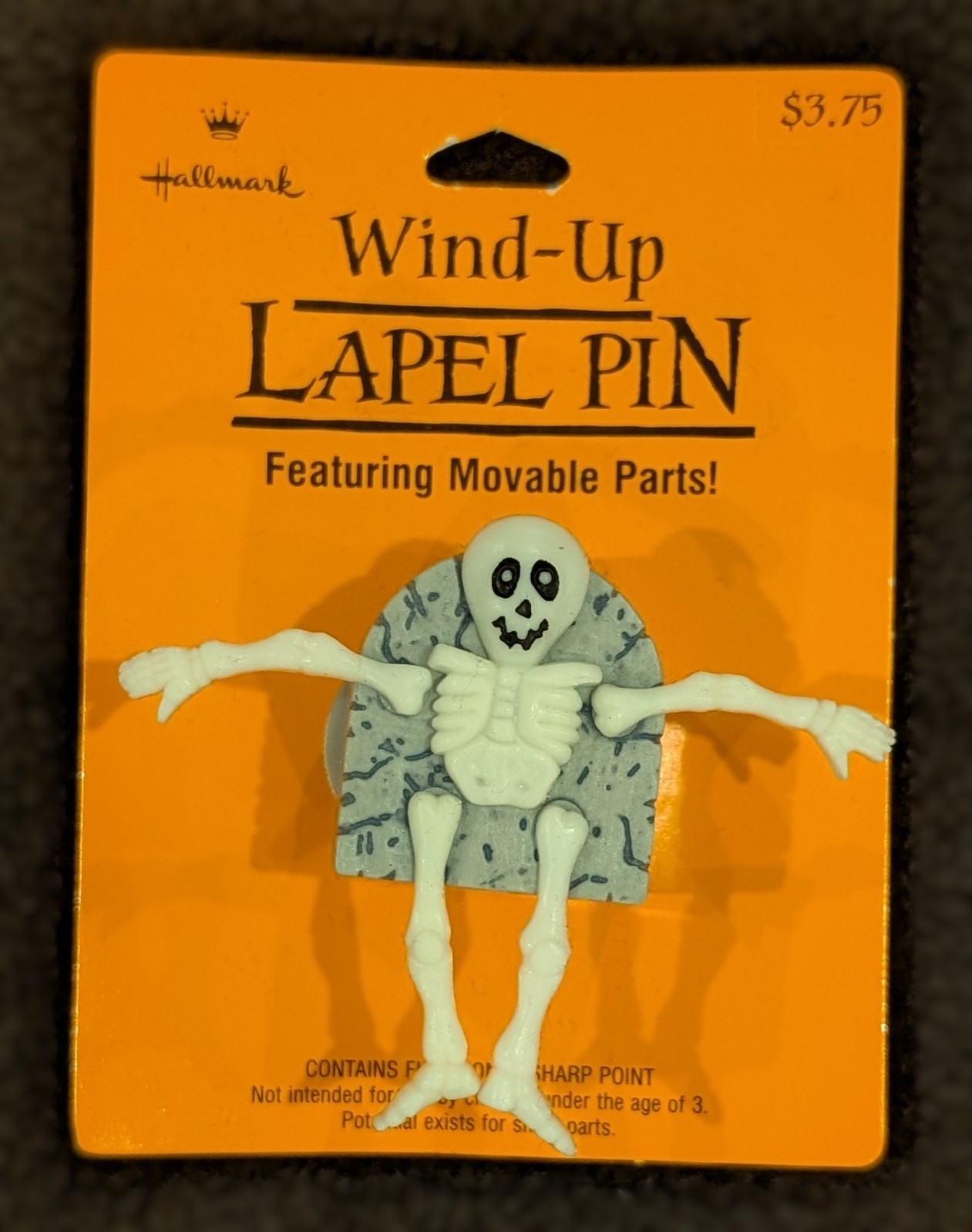 Vintage 1990 Hallmark Halloween Boo Bazaar Wind-Up Lapel Pin Tombstone Skeleton