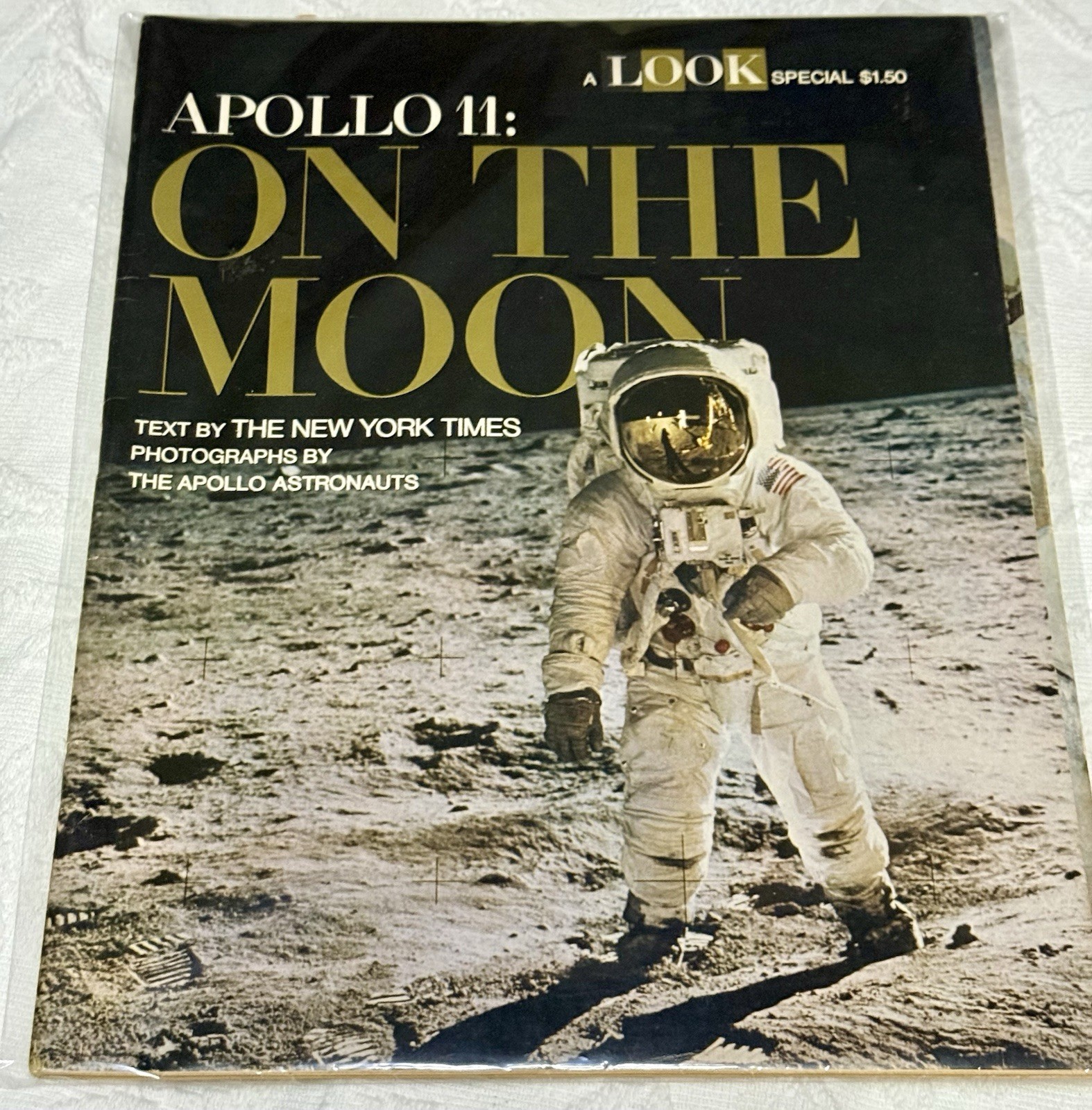 EUC 1969 LOOK Apollo 11 On the Moon Special NASA Moon Landing Magazine Book Buzz