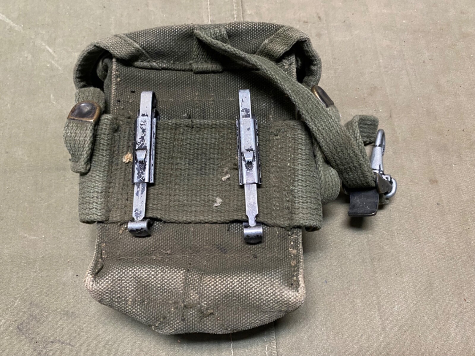 ORIGINAL VIETNAM WAR US ARMY 30RD MAGAZINE AMMO BELT POUCH-