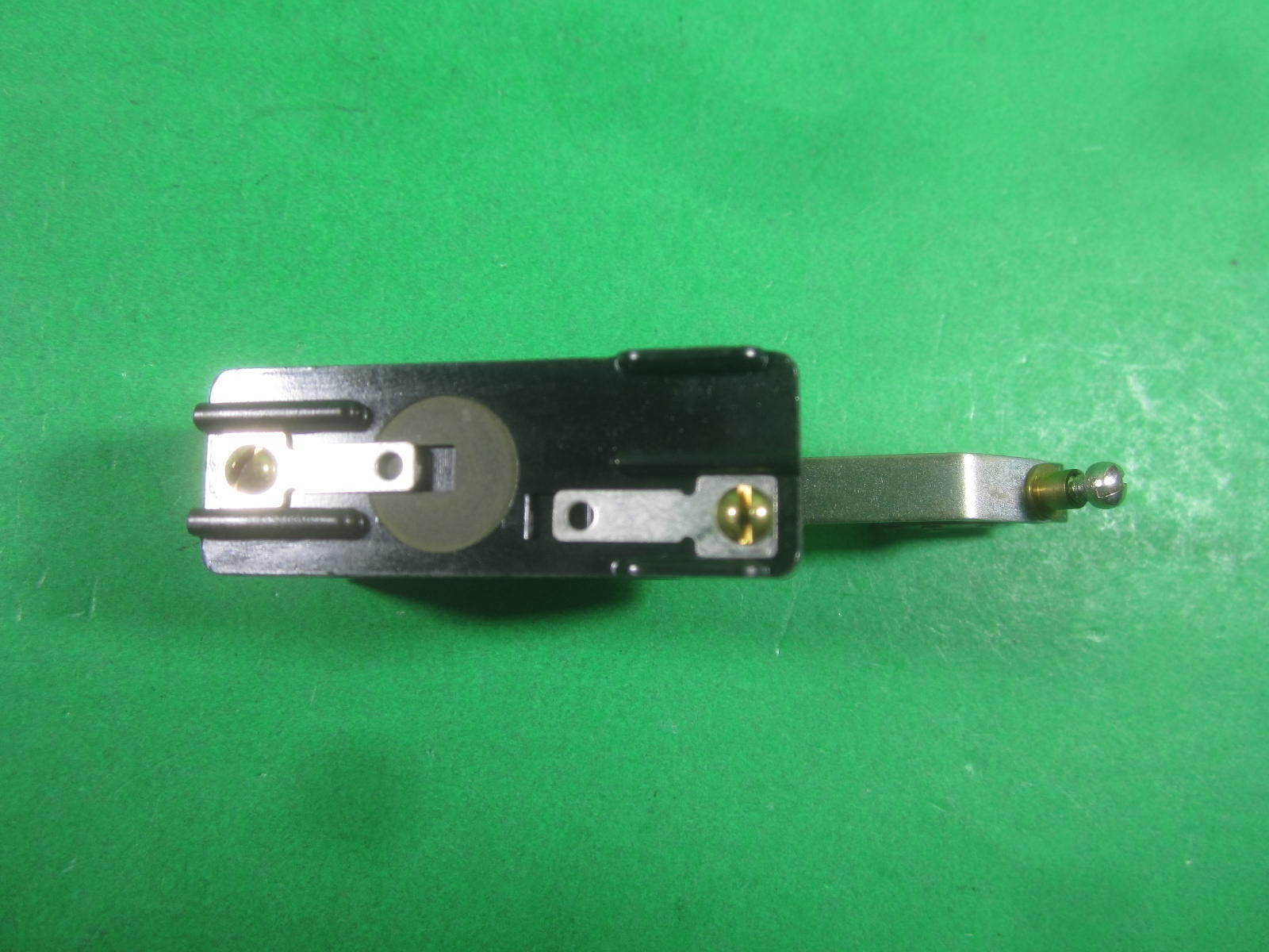 Micro Switch -- YZ-RM1 -- (Lot of 2) New