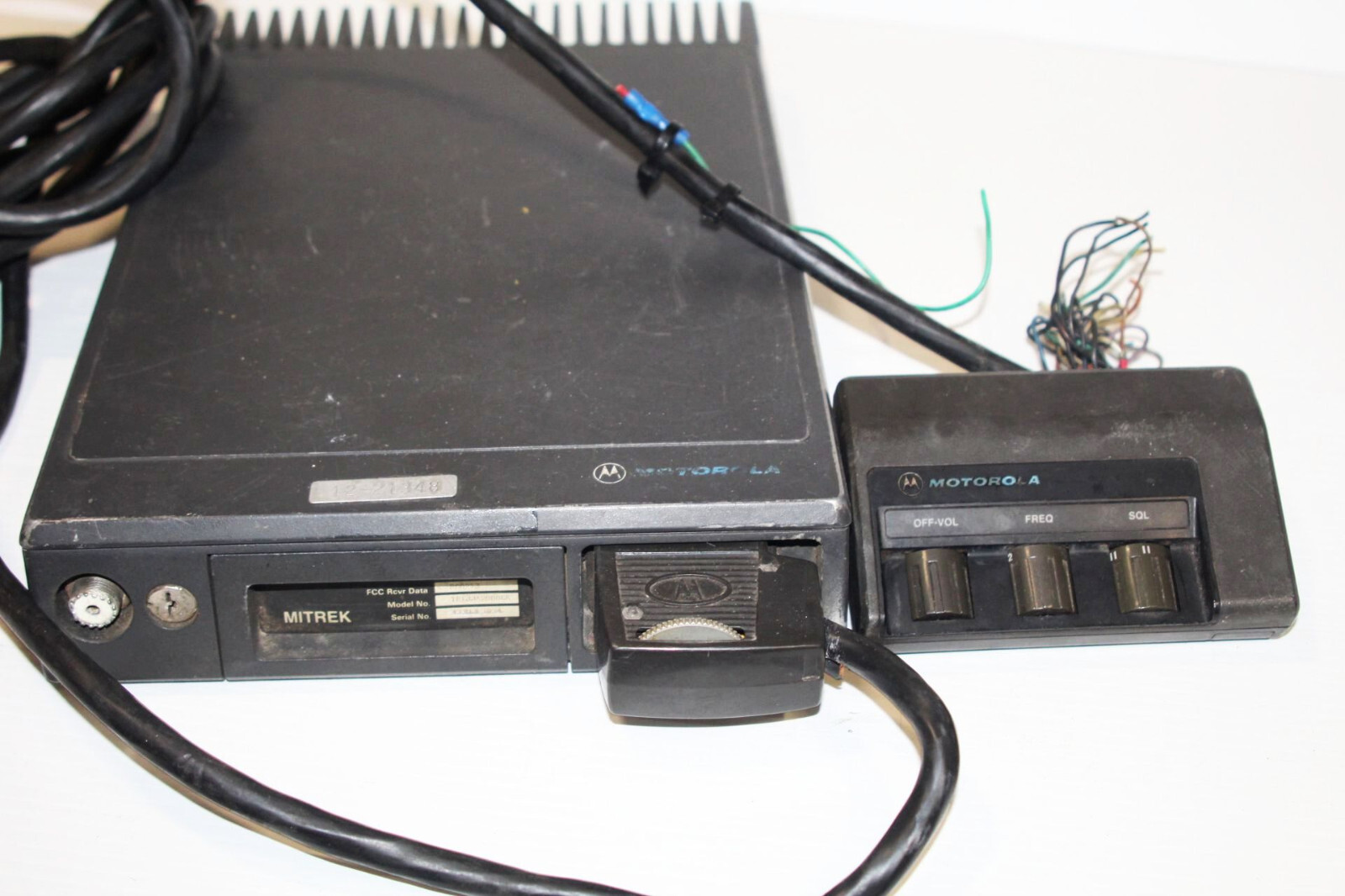 Vintage Motorola Mitrek Model T81JJA4900BK Mobile Radio w/ Control Head & Cable