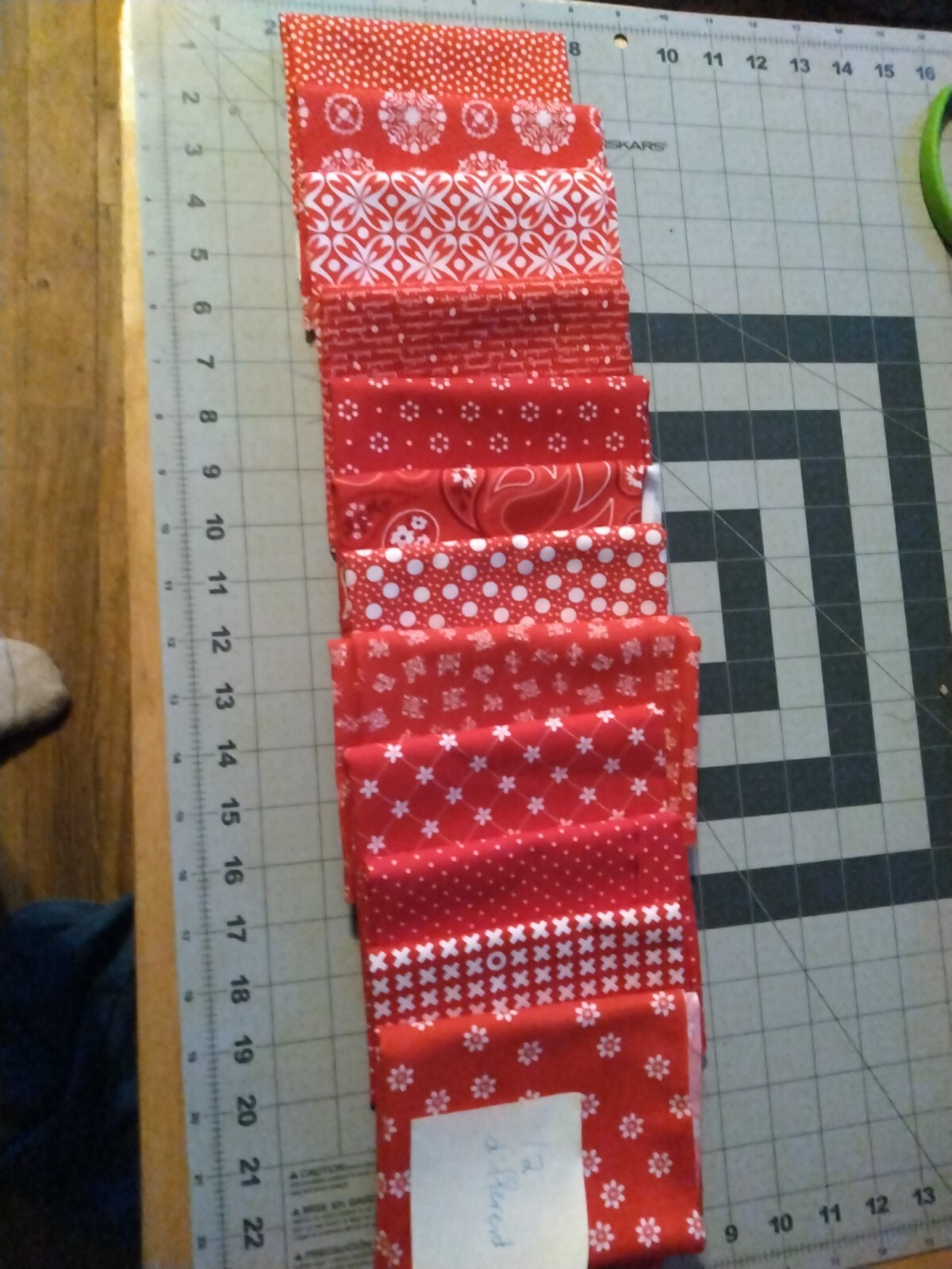 12 Fat Quarters - Quilting Fabric - Re & White varieties